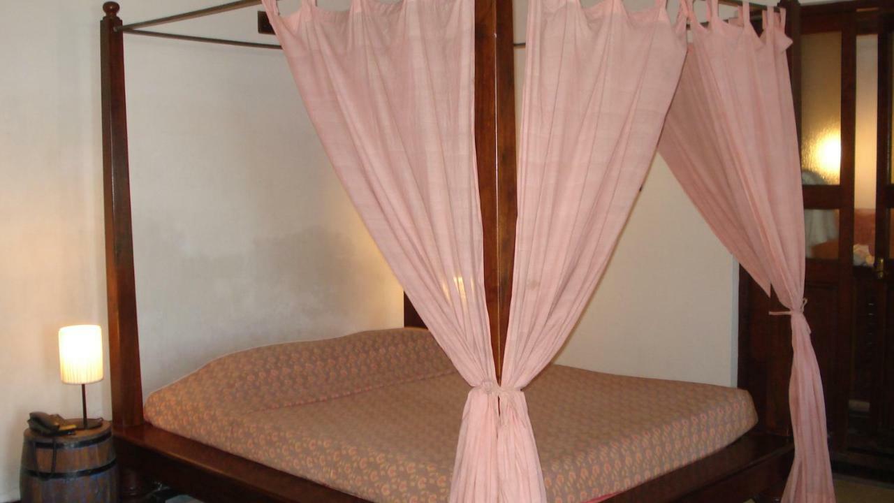 Neemrana'S - Bungalow On The Beach Tharangambadi エクステリア 写真